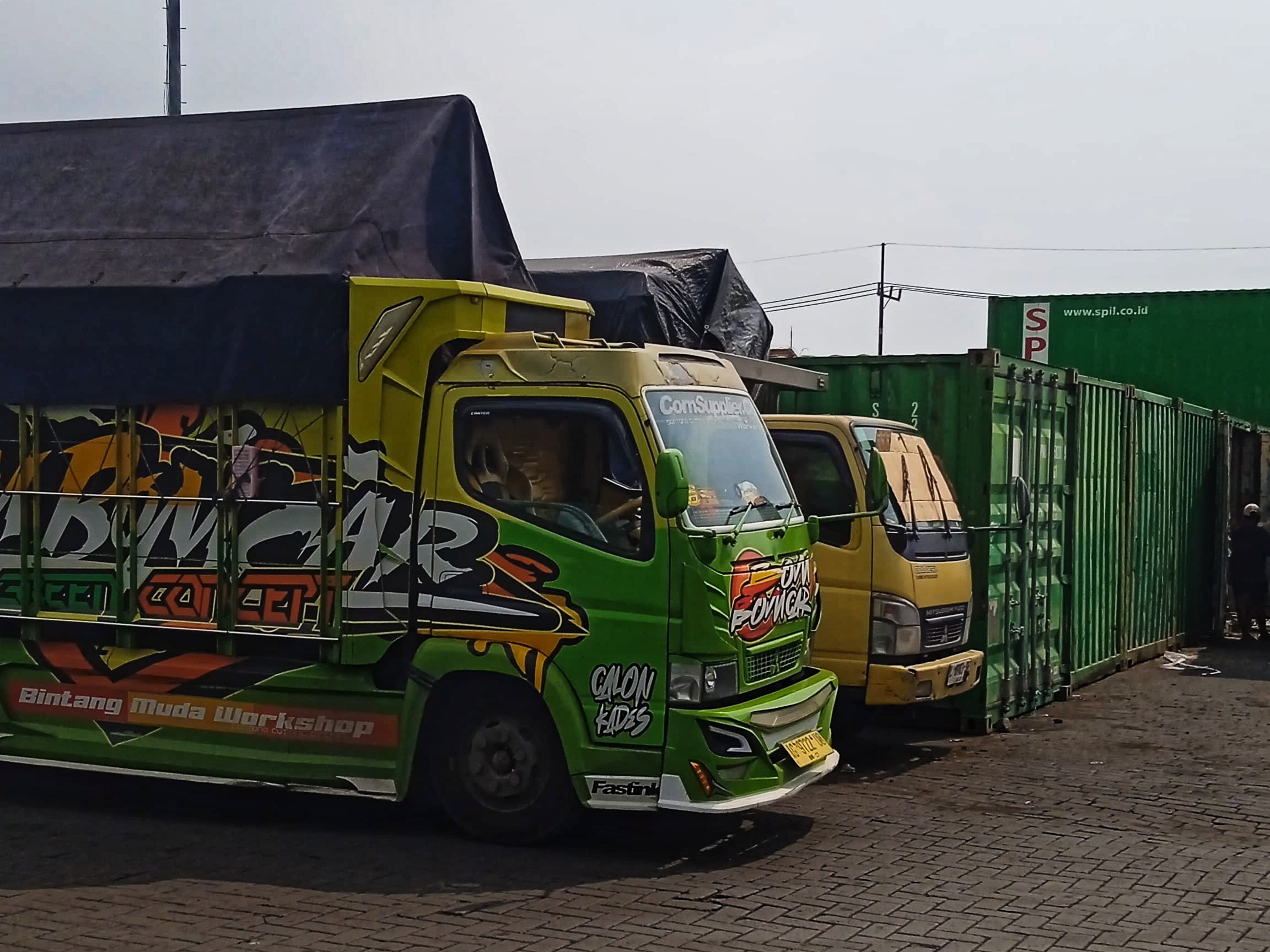 Pelabuhan Tanjung Perak, Ekspedisi Jakarta Surabaya 1 Hari Sampai, Pengiriman 1 Hari Sampai, Ekspedisi Tanjung Perak, Ekspedisi Jakarta Surabaya, Ekspedisi Surabaya, Ekspedisi Jakarta Tanjung Perak